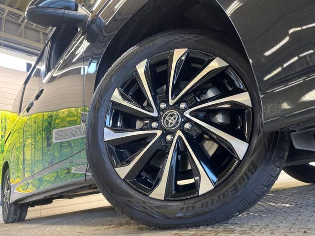 �y����17�C���`�A���~�z�C�[���z�O�ςɃ}�b�`���������A���~�z�C�[���𑕒����Ă���܂��B�e��ЊO�A���~�z�C�[����A�X�^�b�h���X�^�C�����戵�����Ă���܂��B���񂲑��k����������