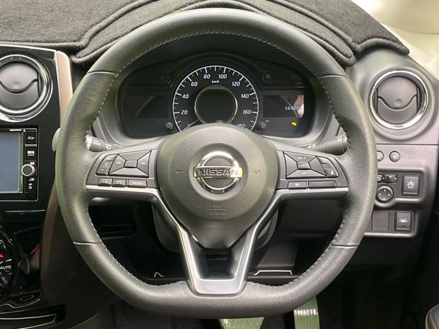 �y�����v�����X�e�A�����O�z�㎿�Ȋv���g�p���邱�ƂŁA��ɂ����������݂ƂĂ��^�]���₷���n���h���ł���