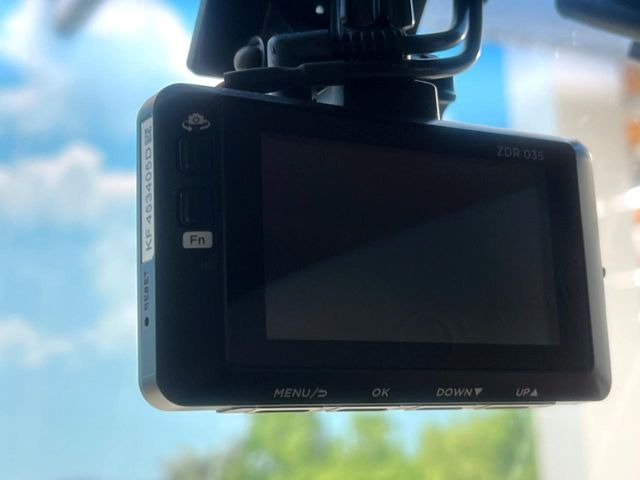 �y�h���C�u���R�[�_�[�z�h���C�u���R�[�_�[����!���s���͂������A������^�]�⎖�̂ɑ��������ہA�f���ŋL�^���A����̃��X�N�ɔ����܂��B���L�^�pSD�J�[�h�͂��q�l�����g�ł��������������K�v������܂��B