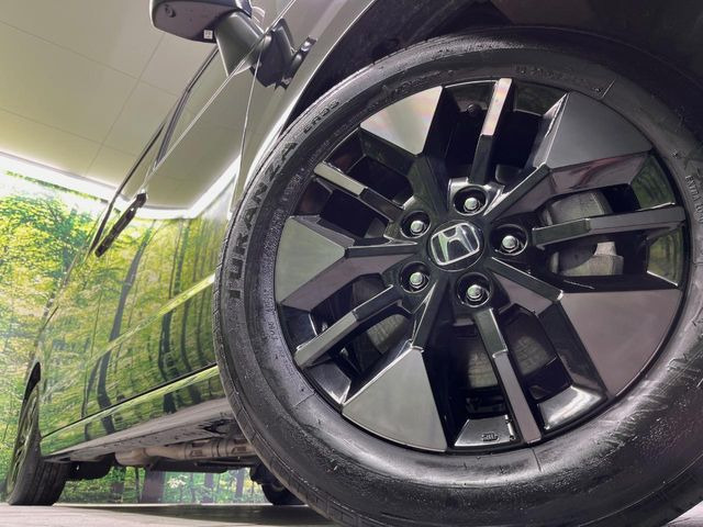 �O�ςɃ}�b�`���������A���~�z�C�[���𑕒����Ă���܂��B�e��ЊO�A���~�z�C�[����A�X�^�b�h���X�^�C�����戵�����Ă���܂��B���񂲑��k����������