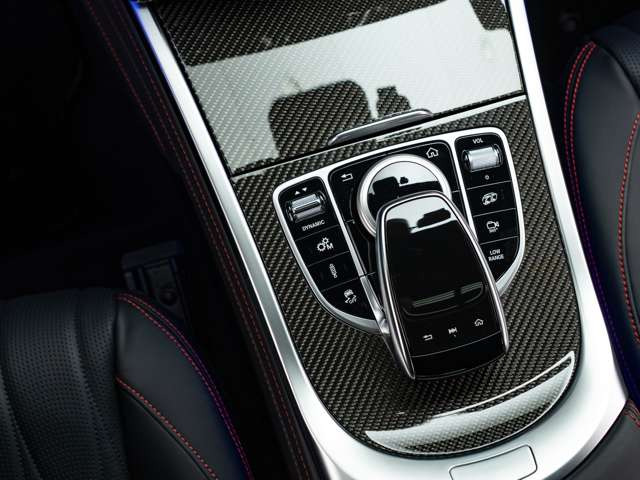 �y �J�X�^�}�C�Y �z��ȃJ���[�����O�͔������郉�b�s���O���������߁B�O��̃o���p�[�ƐF���������ăp���_�̂悤�ȃc�[�g��(�c�[�g�[��)�̎d�l�ɂ��Ă������ł���B�����k���҂����Ă���܂��B