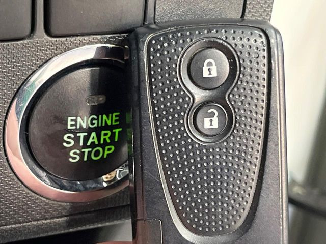 �y�L�[�t���[�V�X�e���z�J�o����|�P�b�g�ɓ��ꂽ�܂܂ł��h�A�̎{���E�������\�ȃX�}�[�g�L�[�𑕔��B�G���W���̃I���E�I�t�����J�M�����o���K�v����������Ƃ��Ă��֗��ł���