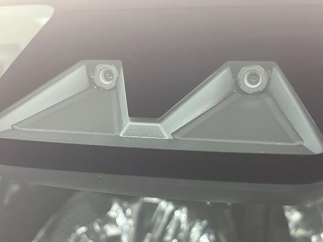 �y�X�}�[�g�A�V�X�g�z���s���ɑO���̎ԗ�����F�����A�Փ˂������Ȏ��͌x��ƃu���[�L�ŏՓˉ���Ɣ�Q�y�����A�V�X�g�B�����S�Ƀh���C�u�����y���݂��������܂��B