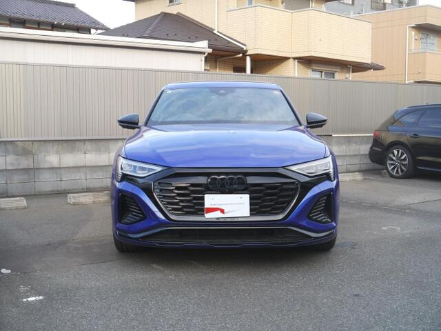 Q8スポーツバック e-tron55 クワトロ Sライン 4WD