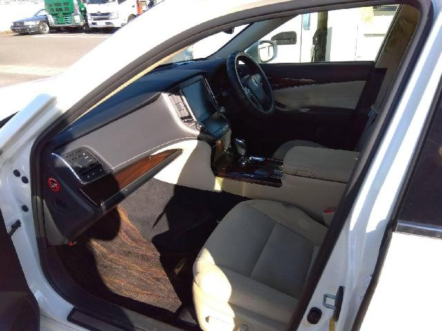 クラウン2.5 ロイヤルサルーンG i-Four 4WD