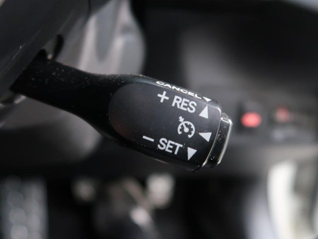 �y�N���[�Y�R���g���[���z�������H�����N���N���s�B�A�N�Z���𗣂��Ă���葬�x�ő��s���ł��A�������^�]���̕��S���y��!�����E�������ȒP�ȃX�C�b�`����Œ����ł��܂��B