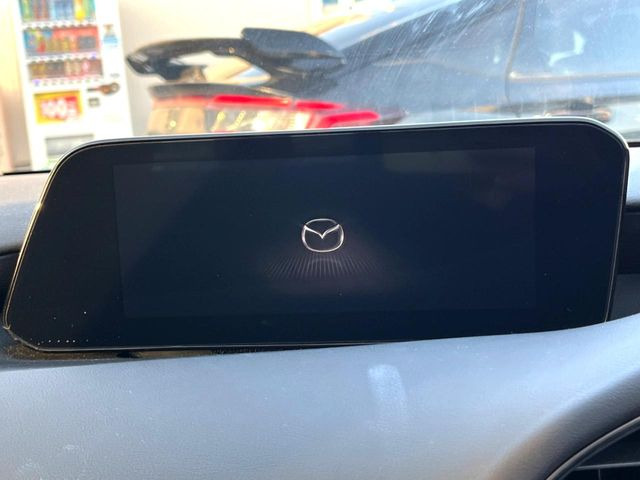 �y8.8�C���`�}�c�_�R�l�N�g�z�ԓ��̕��͋C�Ƀ}�b�`������^�̃f�B�X�v���C�B�X�}�z�ڑ��ł̃i�r�g�p��Bluetooth�Đ����A�l�X�ȋ@�\���y���߂܂��B�����I�ȃ_�C�������삪�\�ŁA�g��������ǍD�ł��B