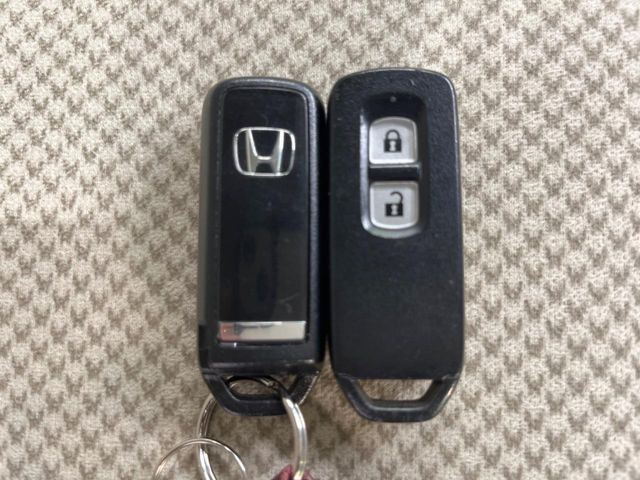 �y�L�[���X�X�^�[�g�V�X�e���z�J�o����|�P�b�g�ɓ��ꂽ�܂܂ł��h�A�̎{���E�������\�ȃX�}�[�g�L�[�𑕔��B�G���W���̃I���E�I�t�����J�M�����o���K�v����������Ƃ��Ă��֗��ł���