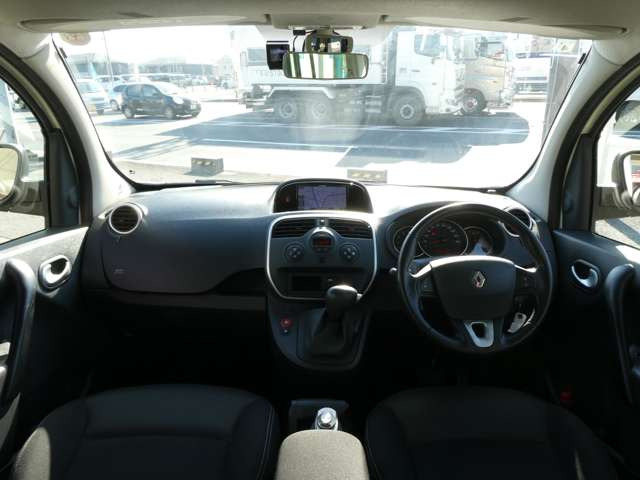 �i�����ꂽ�C���p�l����́A�X�^�C���b�V�������쐫�⎋�F���ɂ��D��A�O���̂��Ȃ��f�U�C���ɂȂ��Ă���܂�!