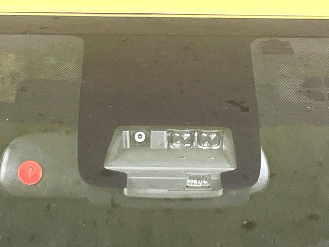 �y�g���^�Z�[�t�e�B�Z���X�z���s���ɑO���̎ԗ�����F�����A�Փ˂������Ȏ��͌x��ƃu���[�L�ŏՓˉ���Ɣ�Q�y�����A�V�X�g�B�����S�Ƀh���C�u�����y���݂��������܂��B