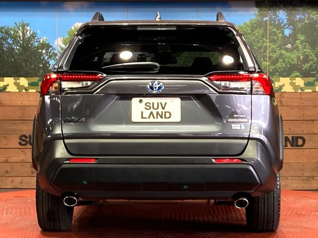 安心の最長10年・走行無制限保証(有償)をご用意。保証内容も充実はもちろん、無料点検&オイル交換や、年中無休の全国・24時間ロードサービスも付帯されておりますのでご安心下さい。