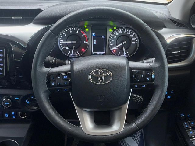 �y�����v�����X�e�A�����O�z�㎿�Ȋv���g�p���邱�ƂŁA��ɂ����������݂ƂĂ��^�]���₷���n���h���ł���