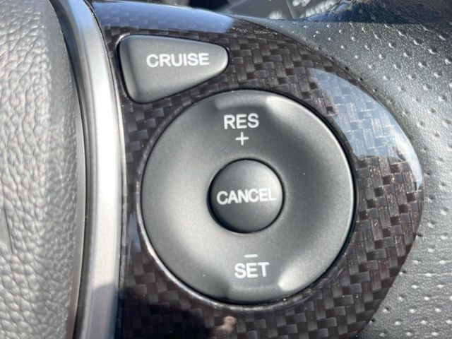 �y�N���[�Y�R���g���[���z�������H�����N���N���s�B�A�N�Z���𗣂��Ă���葬�x�ő��s���ł��A�������^�]���̕��S���y��!�����E�������ȒP�ȃX�C�b�`����Œ����ł��܂��B