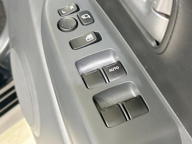 �y�d���i�[�~���[�z�T�C�h�~���[�͓d���i�[���ƂȂ��Ă���A�������ԏ�ł��L�Y�������X�N��}�����܂��B