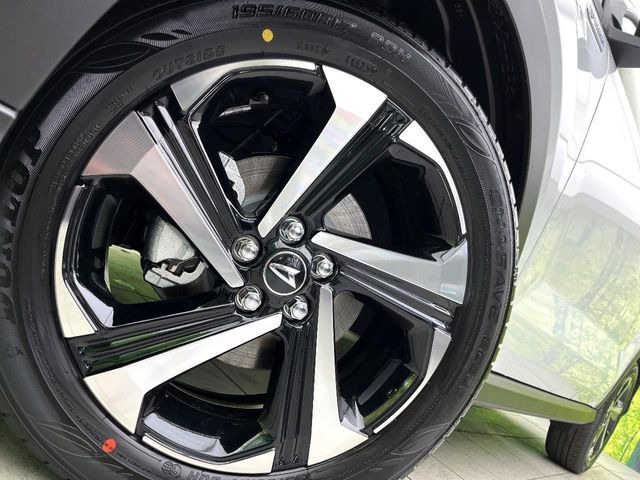 �y����17�C���`�A���~�z�C�[���z�O�ςɃ}�b�`���������A���~�z�C�[���𑕒����Ă���܂��B�e��ЊO�A���~�z�C�[����A�X�^�b�h���X�^�C�����戵�����Ă���܂��B���񂲑��k����������