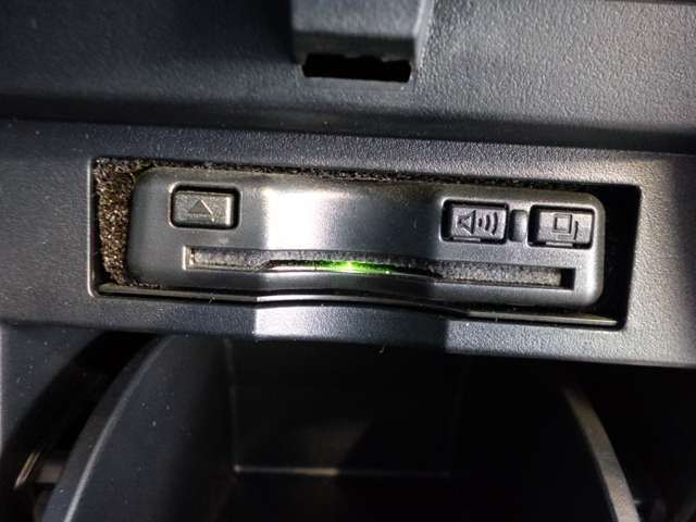 ビルトインETC付きです。これで高速の乗り降りもスムーズに行えます。新たなオーナー様の情報でSETUPして納車致します。