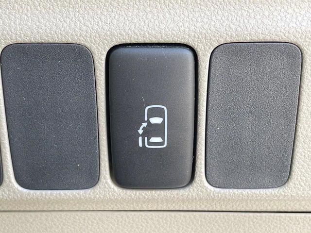 �y�p���[�X���C�h�h�A�z�X�}�[�g�L�[��^�]�Ȃ̃X�C�b�`�ŃX���C�h�h�A�̊J���\���d��������͂����ăh�A���J����K�v�������A���������q�l�ł��A�d���ו��������Ă��鎞�����N�ɊJ���߂ł��܂���