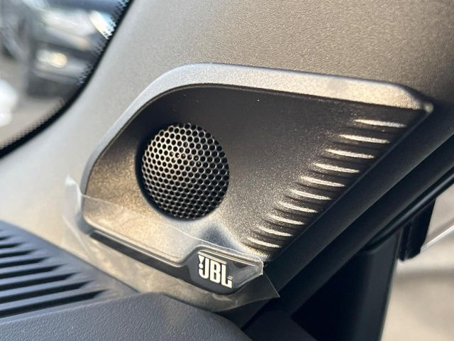 �yJBL�T�E���h�V�X�e���z���[�J�[�I�v�V�����̍��i�ʃT�E���h�V�X�e���𓋍ځB��p�̃`���[�j���O���{���ꂽ�召�l�X�ȃX�s�[�J�[����ǎ��ȃT�E���h���t�ł��A�Տꊴ���ӂ�鉹����Ԃ����o���܂��B