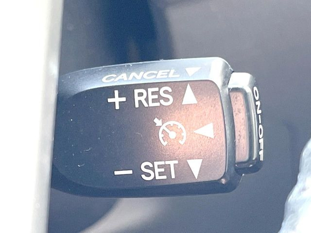 �y�N���[�Y�R���g���[���z�������H�����N���N���s�B�A�N�Z���𗣂��Ă���葬�x�ő��s���ł��A�������^�]���̕��S���y��!�����E�������ȒP�ȃX�C�b�`����Œ����ł��܂��B