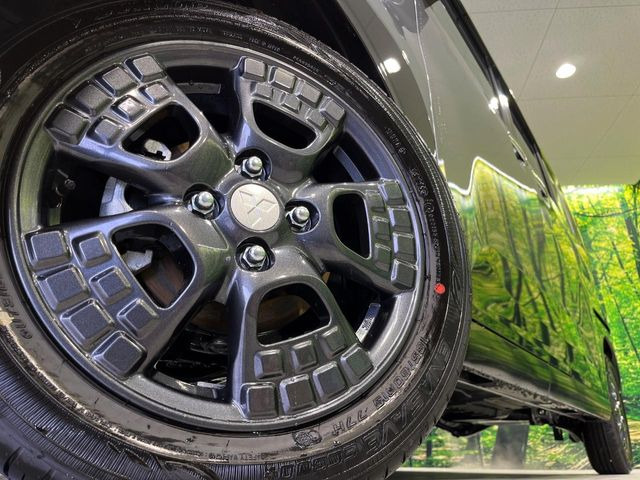 �y����15�C���`�A���~�z�C�[���z�O�ςɃ}�b�`���������A���~�z�C�[���𑕒����Ă���܂��B�e��ЊO�A���~�z�C�[����A�X�^�b�h���X�^�C�����戵�����Ă���܂��B���񂲑��k����������