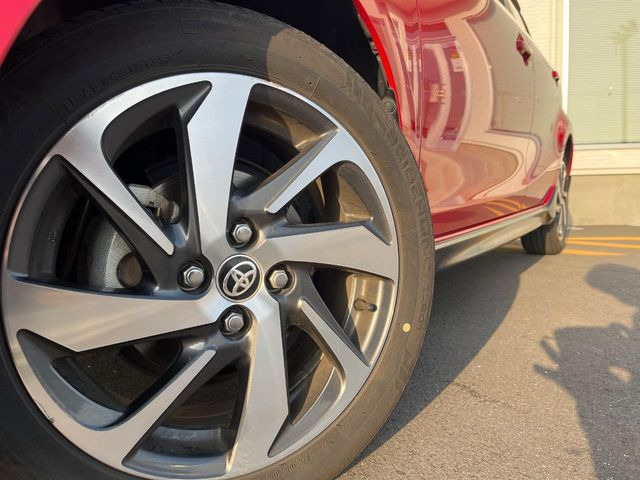 �y����15�C���`�A���~�z�C�[���z�O�ςɃ}�b�`���������A���~�z�C�[���𑕒����Ă���܂��B�e��ЊO�A���~�z�C�[����A�X�^�b�h���X�^�C�����戵�����Ă���܂��B���񂲑��k����������