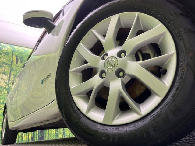 �y����15�C���`�A���~�z�C�[���z�O�ςɃ}�b�`���������A���~�z�C�[���𑕒����Ă���܂��B�e��ЊO�A���~�z�C�[����A�X�^�b�h���X�^�C�����戵�����Ă���܂��B���񂲑��k����������