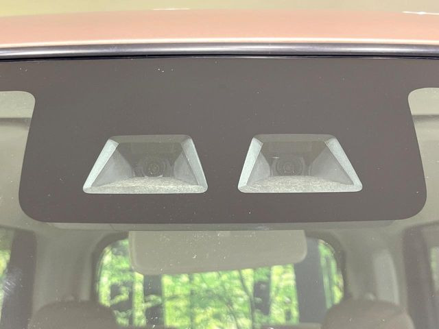 �y�X�}�[�g�A�V�X�g�z���s���ɑO���̎ԗ�����F�����A�Փ˂������Ȏ��͌x��ƃu���[�L�ŏՓˉ���Ɣ�Q�y�����A�V�X�g�B�����S�Ƀh���C�u�����y���݂��������܂��B