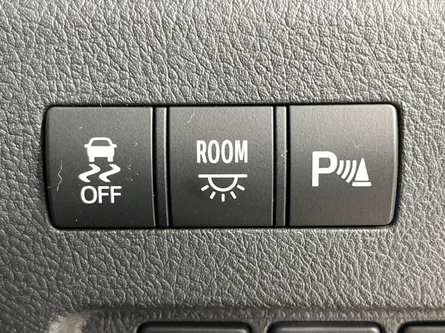 【コーナーセンサー】バンパーに付いたセンサーが障害物を検知!一定の距離に近づくとアラートで教えてくれます♪狭い駐車スペースや車庫入れ時も安心ですね☆