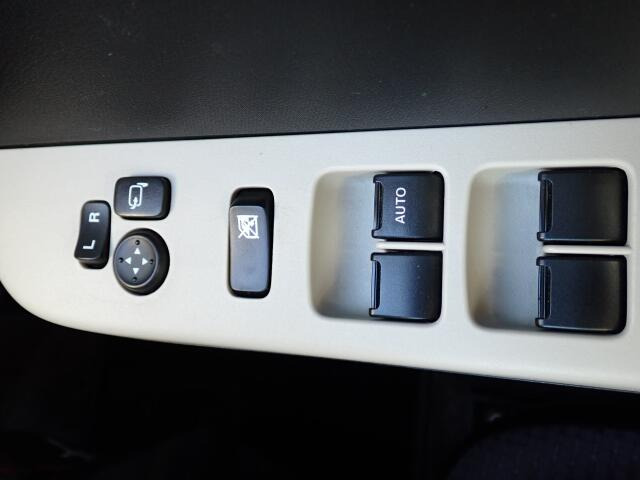 �d���i�[���h�A�~���[�E�p���[�E�B���h�E�������Ă��܂��B