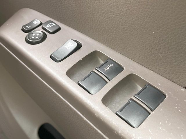 �y�d���i�[�~���[�z�T�C�h�~���[�͓d���i�[���ƂȂ��Ă���A�������ԏ�ł��L�Y�������X�N��}�����܂��B