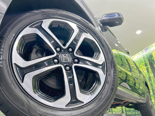 �y����17�C���`�A���~�z�C�[���z�O�ςɃ}�b�`���������A���~�z�C�[���𑕒����Ă���܂��B�e��ЊO�A���~�z�C�[����A�X�^�b�h���X�^�C�����戵�����Ă���܂��B���񂲑��k����������