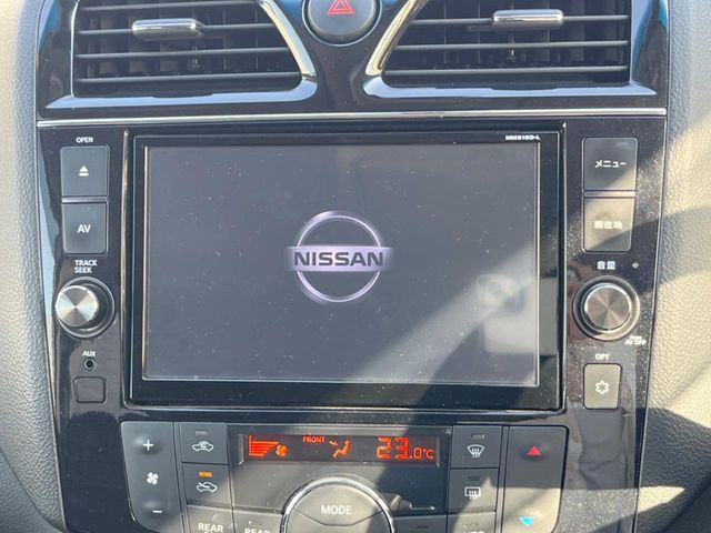 �y�����i�r�z�l�C�̏����i�r�𑕔����Ă���܂��B�i�r�̎g���₷���͂������A�I�[�f�B�I�@�\���[��!�L�����v�◷�s�͂������A�ʋ΂┃�����ȂǕ��i�̃h���C�u���y�����Ȃ�͂���