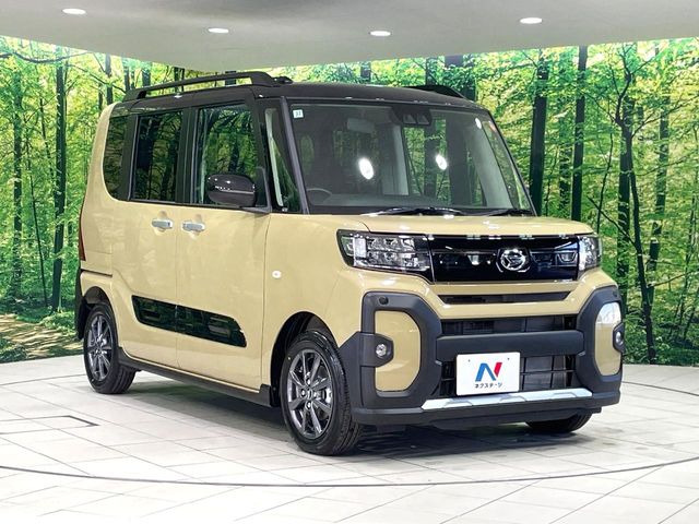 高透明度のガラス皮膜で撥水はもちろん、上質なツヤ・光沢を実現。紫外線や酸性雨から大切な愛車を保護し、色あせ・劣化を防止。「弾スプラッシュコート」、「弾プリミッサコート」からお選びいただけます。