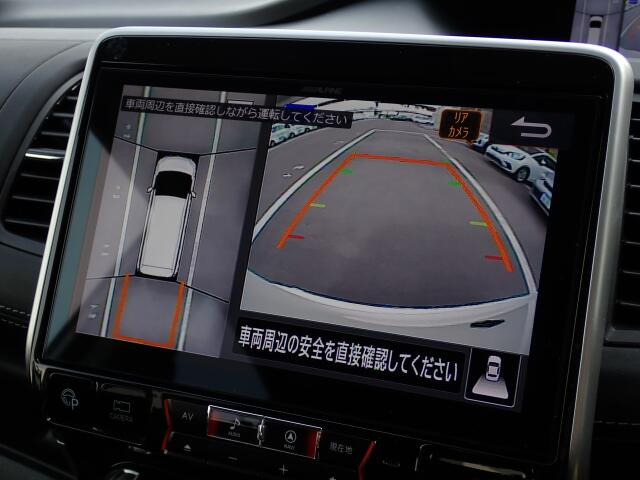 �o�b�N�J���������ڂ��Ă���܂��B