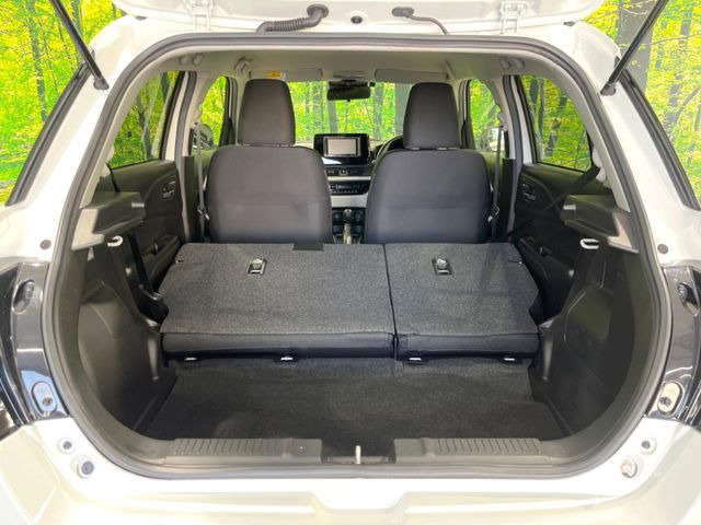 ���i�̂���������ʋ΁A���}���ɏ\���ȉ׎��X�y�[�X���m�ۂ��Ă���܂��B�Z�J���h�V�[�g��|���ƁA�傫�ȉו��̐ύڂ��\�ł���