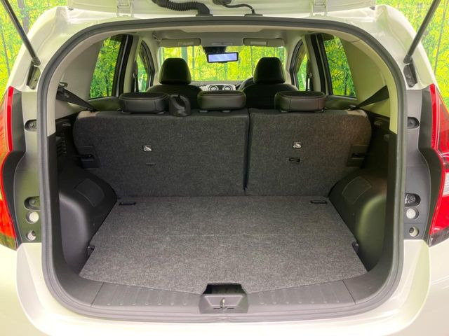 ���i�̂���������ʋ΁A���}���ɏ\���ȉ׎��X�y�[�X���m�ۂ��Ă���܂��B�Z�J���h�V�[�g��|���ƁA�傫�ȉו��̐ύڂ��\�ł���