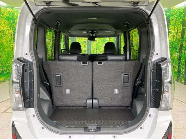 ���i�̂���������ʋ΁A���}���ɏ\���ȉ׎��X�y�[�X���m�ۂ��Ă���܂��B�Z�J���h�V�[�g��|���ƁA�傫�ȉו��̐ύڂ��\�ł���