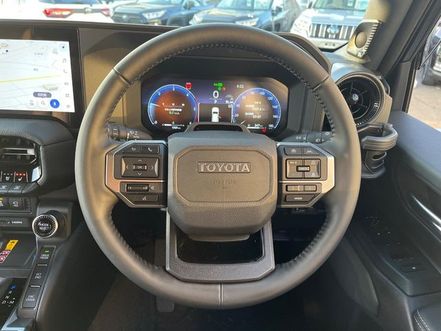 �y�����v�����X�e�A�����O�z�㎿�Ȋv���g�p���邱�ƂŁA��ɂ����������݂ƂĂ��^�]���₷���n���h���ł���