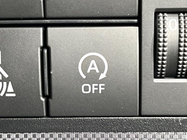 �y�A�C�h�����O�X�g�b�v�z�ԐM����a�؂Œ�Ԃ����ۂɃG���W�����~���A���ʂȔR���̏����}���܂��B�R��������ی�ɂȂ���@�\��G���W���̓u���[�L�𗣂��΍Ďn�����܂��B