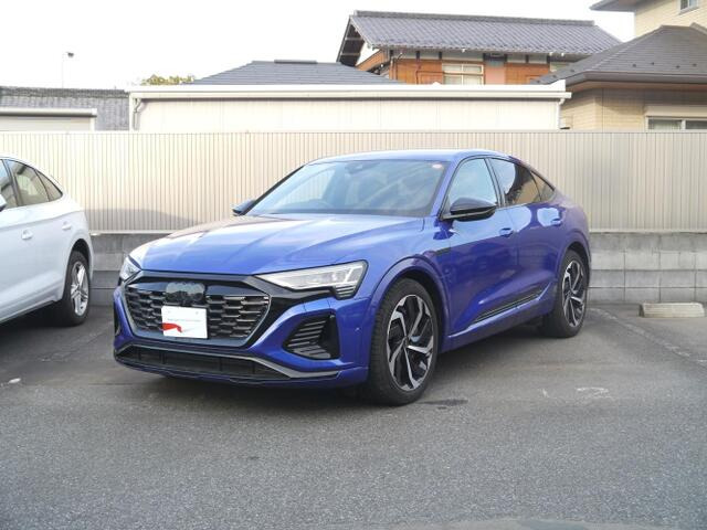 Q8スポーツバック e-tron55 クワトロ Sライン 4WD