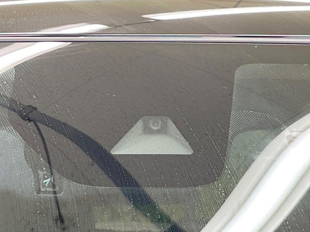 �y�C���e���W�F���g�G�}�[�W�F���V�[�u���[�L�z�t�����g�J�����őO���̎ԗ�����s�҂����m�B�Փ˂������Ȏ��͏Փ˔�Q�y���u���[�L���쓮�A�Փˉ�����T�|�[�g�B�����S�Ƀh���C�u�����y���݂��������܂��B