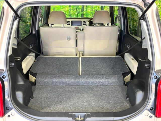 ���i�̂���������ʋ΁A���}���ɏ\���ȉ׎��X�y�[�X���m�ۂ��Ă���܂��B�Z�J���h�V�[�g��|���ƁA�傫�ȉו��̐ύڂ��\�ł���