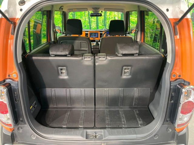 ���i�̂���������ʋ΁A���}���ɏ\���ȉ׎��X�y�[�X���m�ۂ��Ă���܂��B�Z�J���h�V�[�g��|���ƁA�傫�ȉו��̐ύڂ��\�ł���