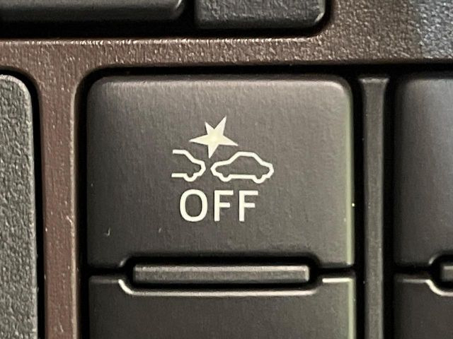 �y�X�}�[�g�A�V�X�g�z���s���ɑO���̎ԗ�����F�����A�Փ˂������Ȏ��͌x��ƃu���[�L�ŏՓˉ���Ɣ�Q�y�����A�V�X�g�B�����S�Ƀh���C�u�����y���݂��������܂��B