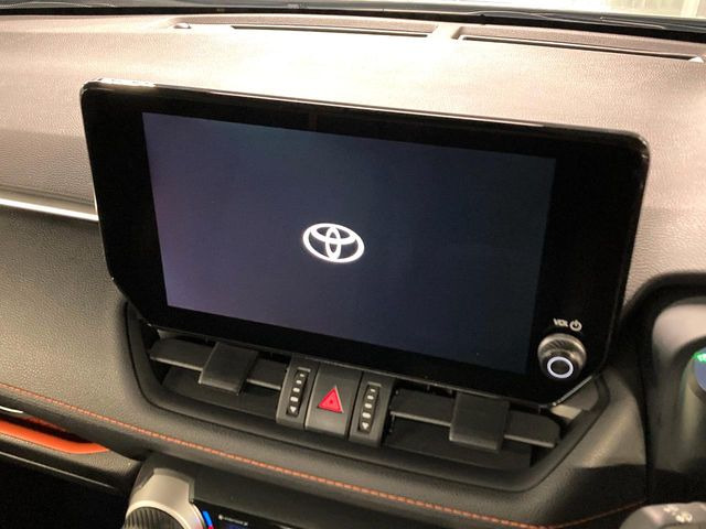 �y10.5�C���` �f�B�X�v���C�I�[�f�B�I�z���ʂ̃f�B�X�v���C��AppleCarPlay��AndroidAuto�����p�\�B�傫�ȉ�ʂŃX�}�z�i�r�A�v���������p���������܂���