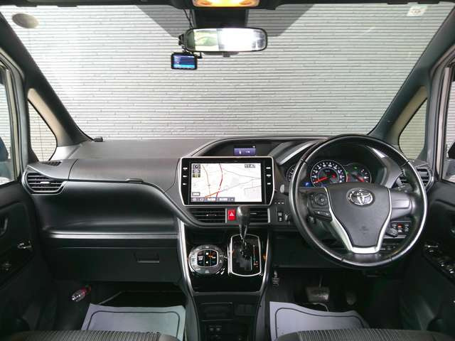 ヴォクシー2.0 ZS 煌II 4WD