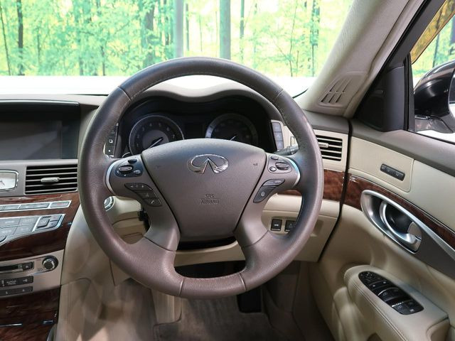 �y�����v�����X�e�A�����O�z�㎿�Ȋv���g�p���邱�ƂŁA��ɂ����������݂ƂĂ��^�]���₷���n���h���ł���