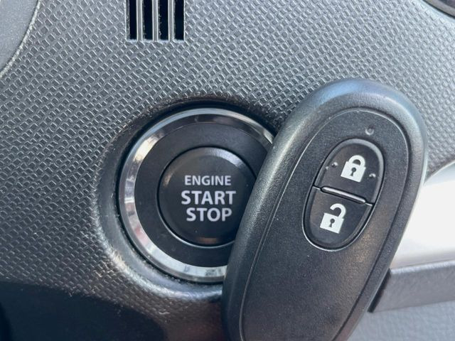 �y�L�[���X�X�^�[�g�V�X�e���z�J�o����|�P�b�g�ɓ��ꂽ�܂܂ł��h�A�̎{���E�������\�ȃX�}�[�g�L�[�𑕔��B�G���W���̃I���E�I�t�����J�M�����o���K�v����������Ƃ��Ă��֗��ł���