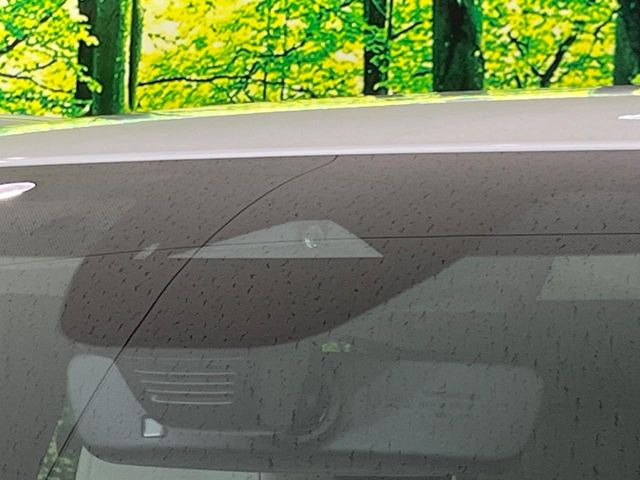 �y�X�}�[�g�u���[�L�T�|�[�g�z���s���ɑO���̎ԗ�����F�����A�Փ˂������Ȏ��͌x��ƃu���[�L�ŏՓˉ���Ɣ�Q�y�����A�V�X�g�B�����S�Ƀh���C�u�����y���݂��������܂��B