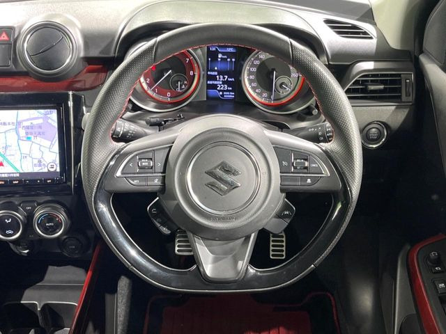 �y�����v�����X�e�A�����O�z�㎿�Ȋv���g�p���邱�ƂŁA��ɂ����������݂ƂĂ��^�]���₷���n���h���ł���